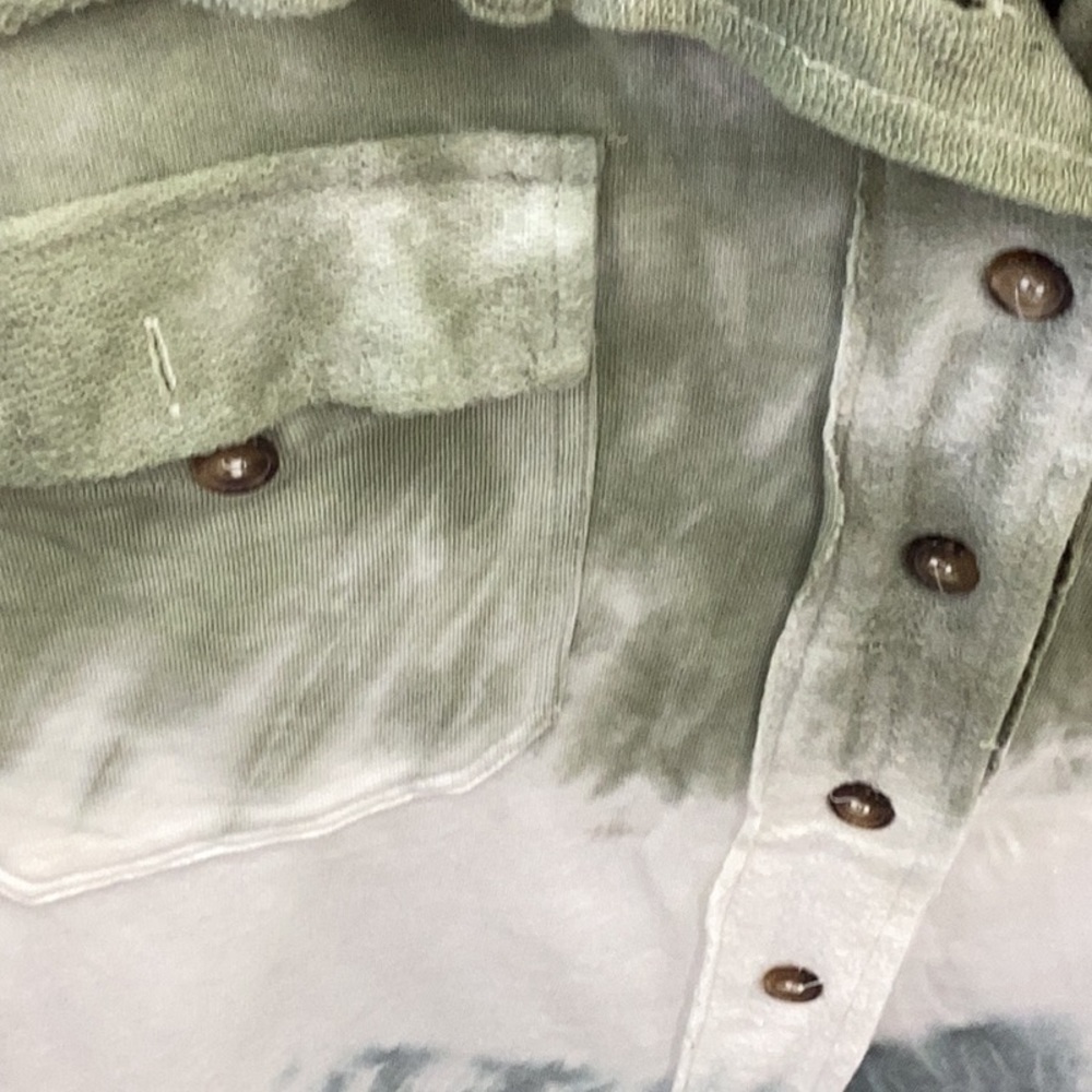 Brand New womens button up top/light shacket - Picture 4 of 5